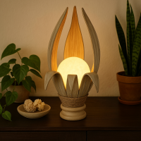 Tischlampe aus Palmenblatt hellbraun mit Leuchtkugel
